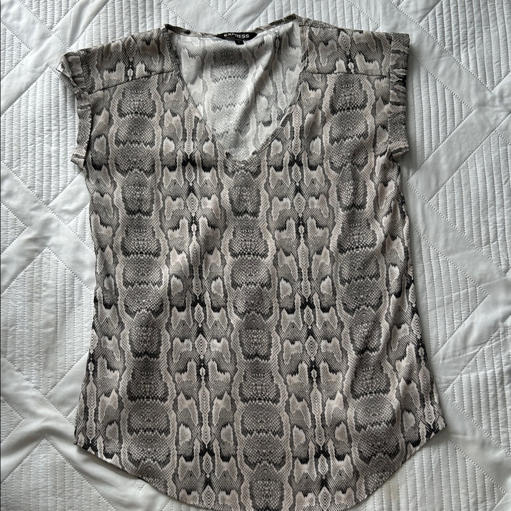 Express women’s Snake Print V-Neck Top. Career wear office summer reptile.